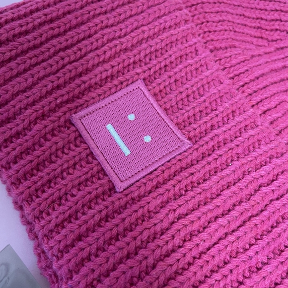 Complete Your Winter Look with a Pink Beanie and Acne Beauty Essentials - Picture 13 of 16